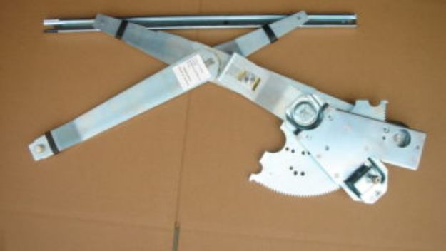 Picture of 1971-1974 Dodge Challenger E-Body Vans Auto Driver Side Window Regulator